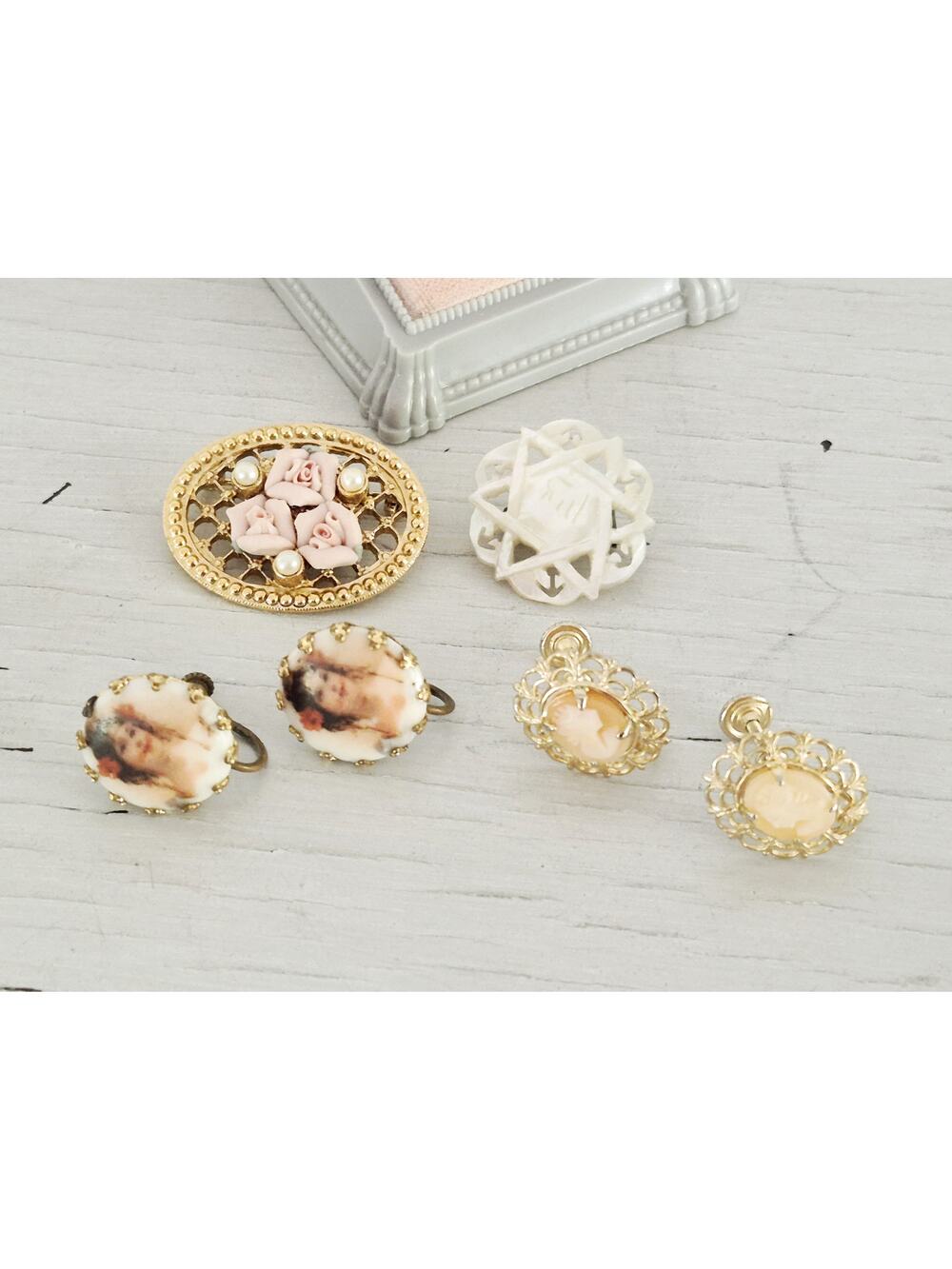 Vintage Earrings and Brooch Jewelry Lot